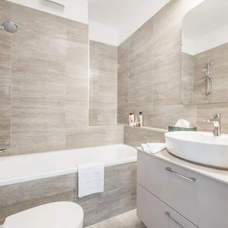 Your Ideal Escape With Parking Included 布达佩斯