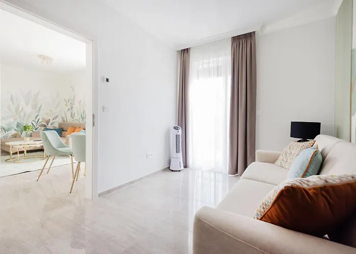 شقة Your Ideal Escape With Parking Included